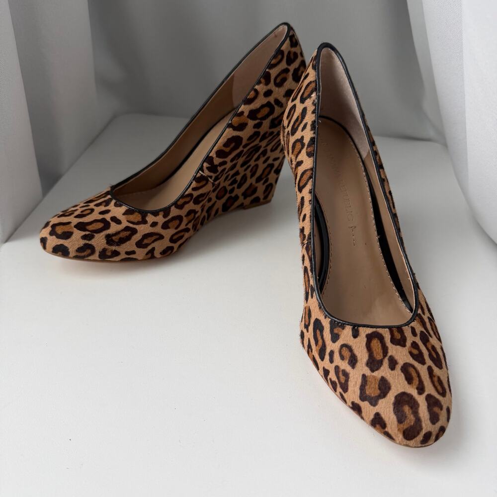 Banana Republic 7 Leopard Calf Hair Wedge Pumps Animal Print Round Toe Heels Y2K